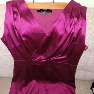 Stunning dress with 100% soie silk sleeveless. Shimmering purple fuschia